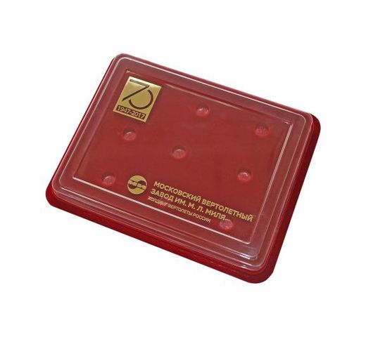 纪念品包装盒（170×130×16 mm），奖牌/徽章及证书用 2